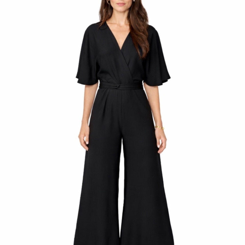 NWT Vince Camuto Black Wide Leg Jumpsuit Plunge V Neck Minimalist Elegant S